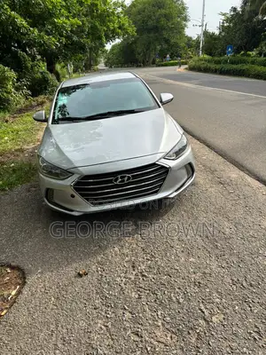 Hyundai Elantra 2018 Silver