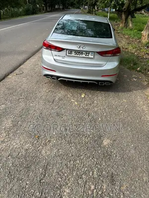 Hyundai Elantra 2018 Silver