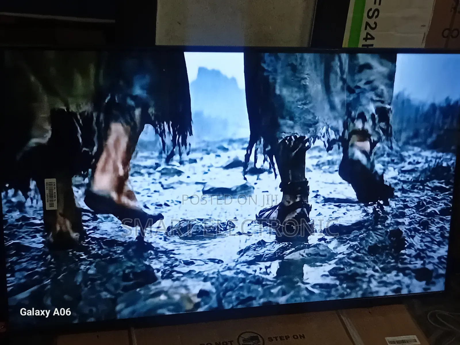Samsung 43-Inch Smart Television With Wide Color Technology