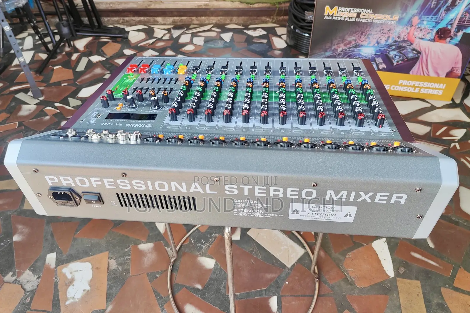 Yamaha Pa-1200 12 Channels Live Mixer Console