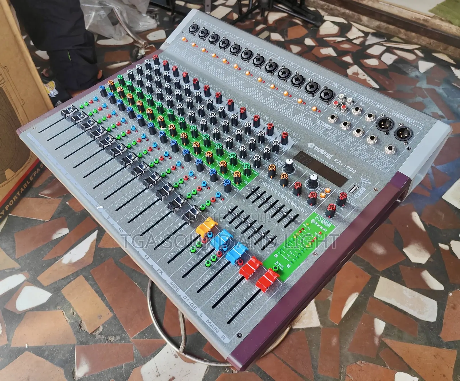 Yamaha Pa-1200 12 Channels Live Mixer Console