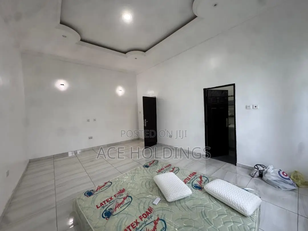 1bdrm Apartment in West Trasacco, School Junction for rent