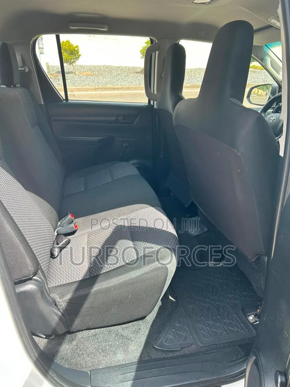 Toyota Hilux Revo Double Cab Petrol 2.7 AWD 2018 White