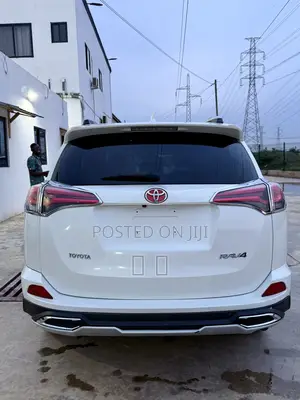 Toyota RAV4 2017 White