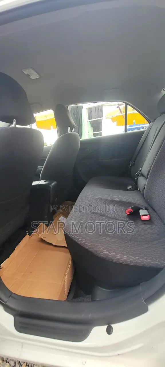 Toyota Yaris 2012 White