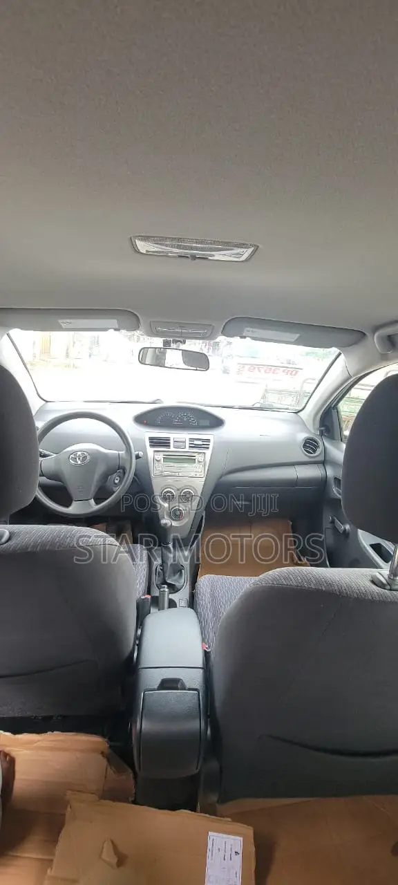 Toyota Yaris 2012 White