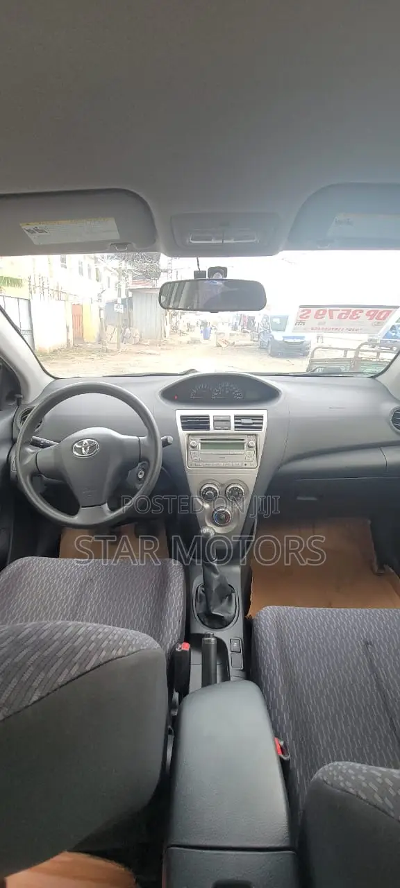 Toyota Yaris 2012 White