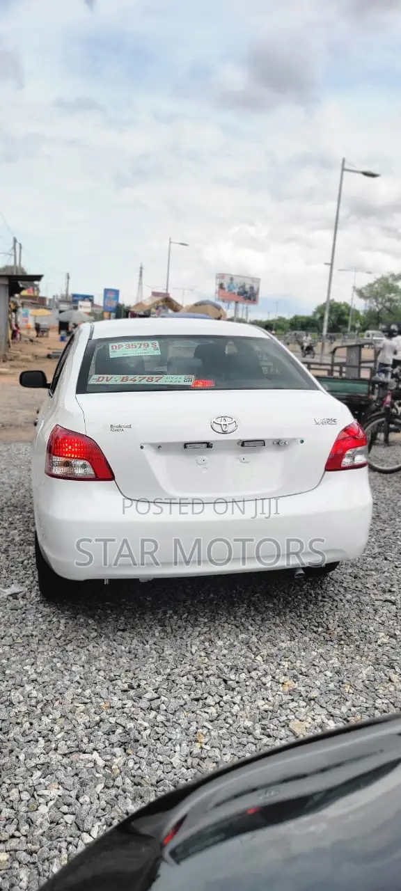 Toyota Yaris 2012 White