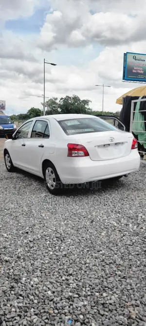 Toyota Yaris 2012 White