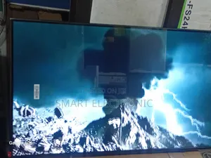 Samsung 43-Inch Ultra-Clear Smart Led Tv