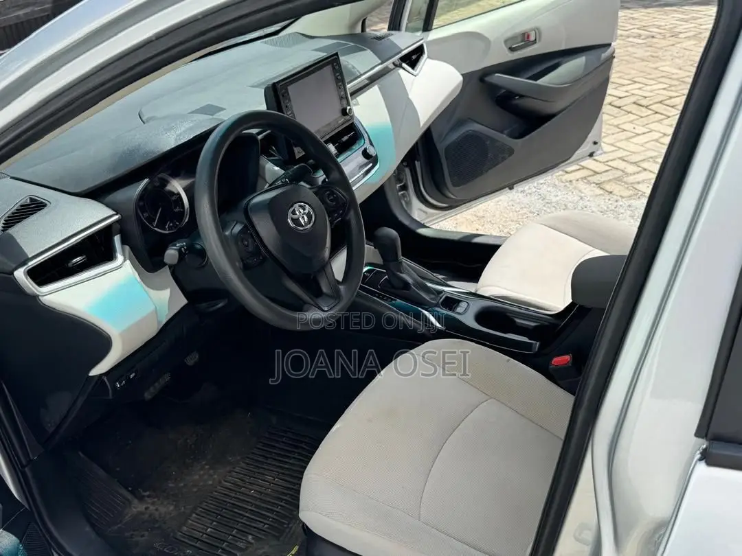 Toyota Corolla LE 2022 Gray