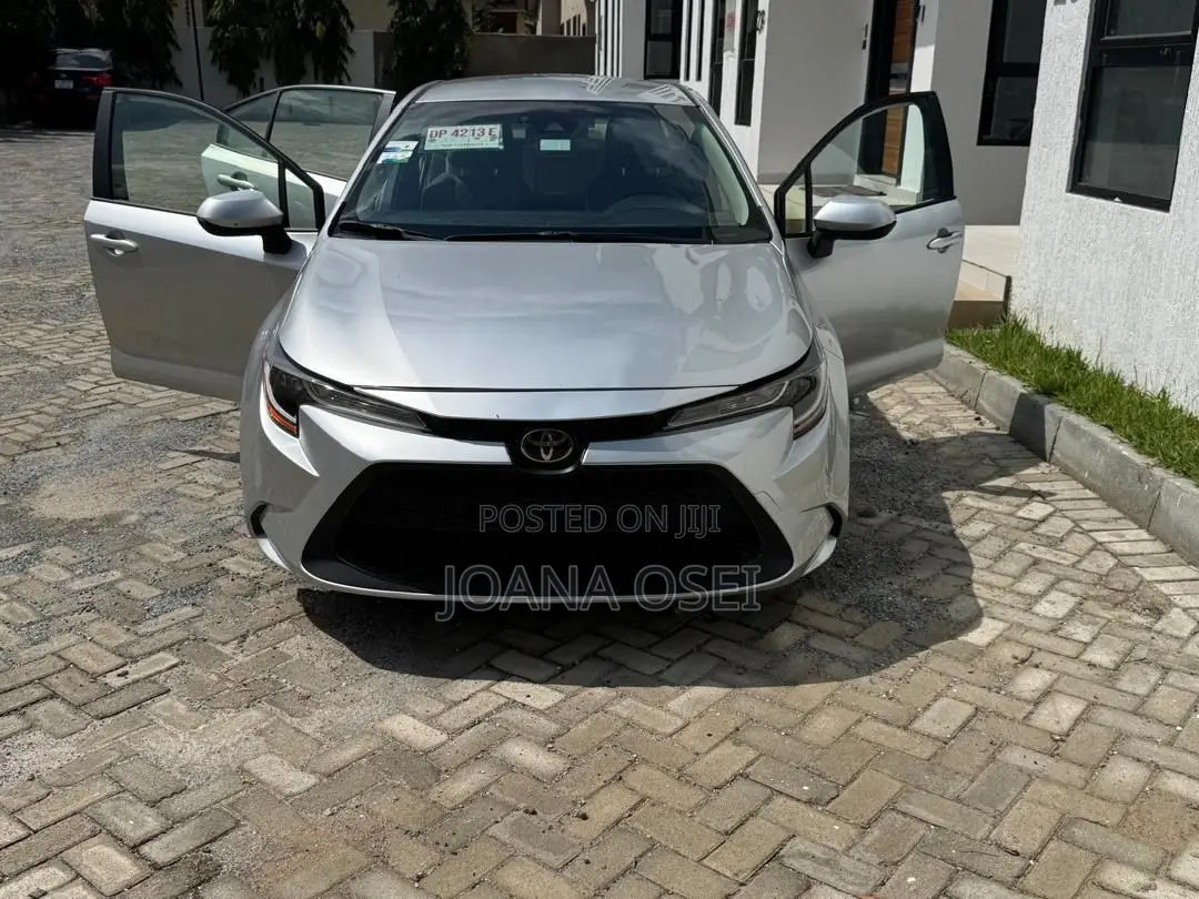 Toyota Corolla LE 2022 Gray