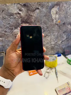 Apple iPhone XR 64 GB Red
