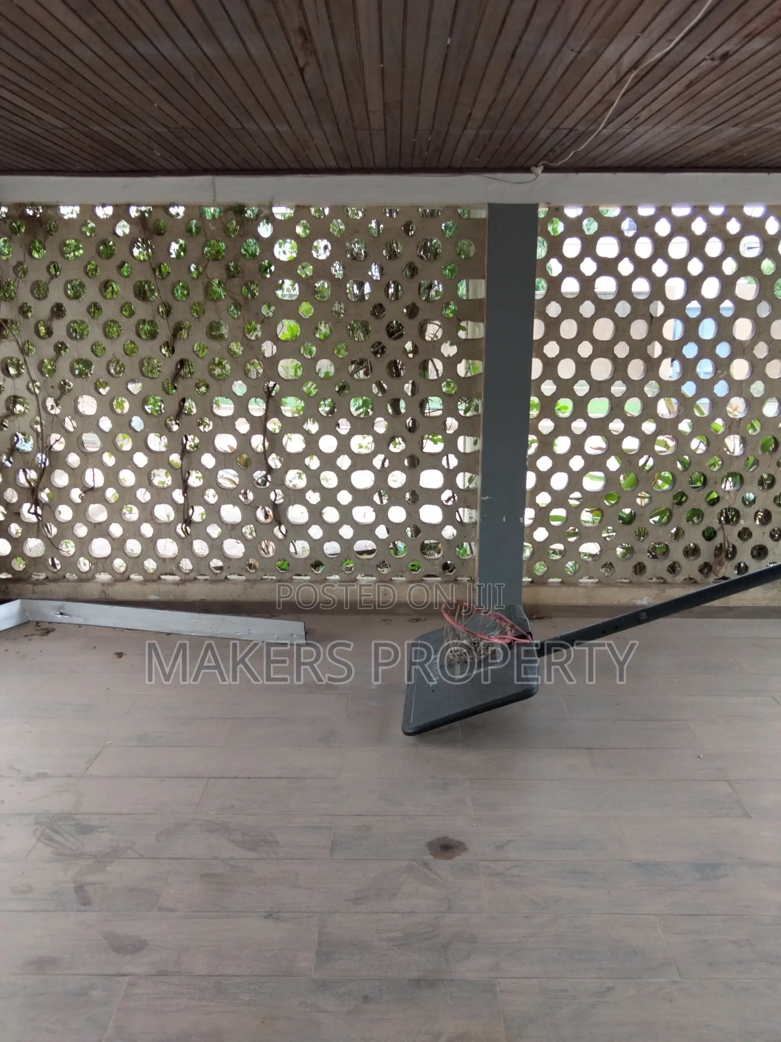 Five Bedroom House for Rent or Lease for Commercial