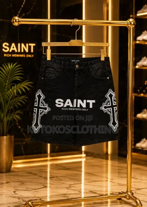 Urban Graphic Chain Denim Short With Chain