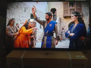Samsung 43-Inch Smart Tv – Sleek Modern Design