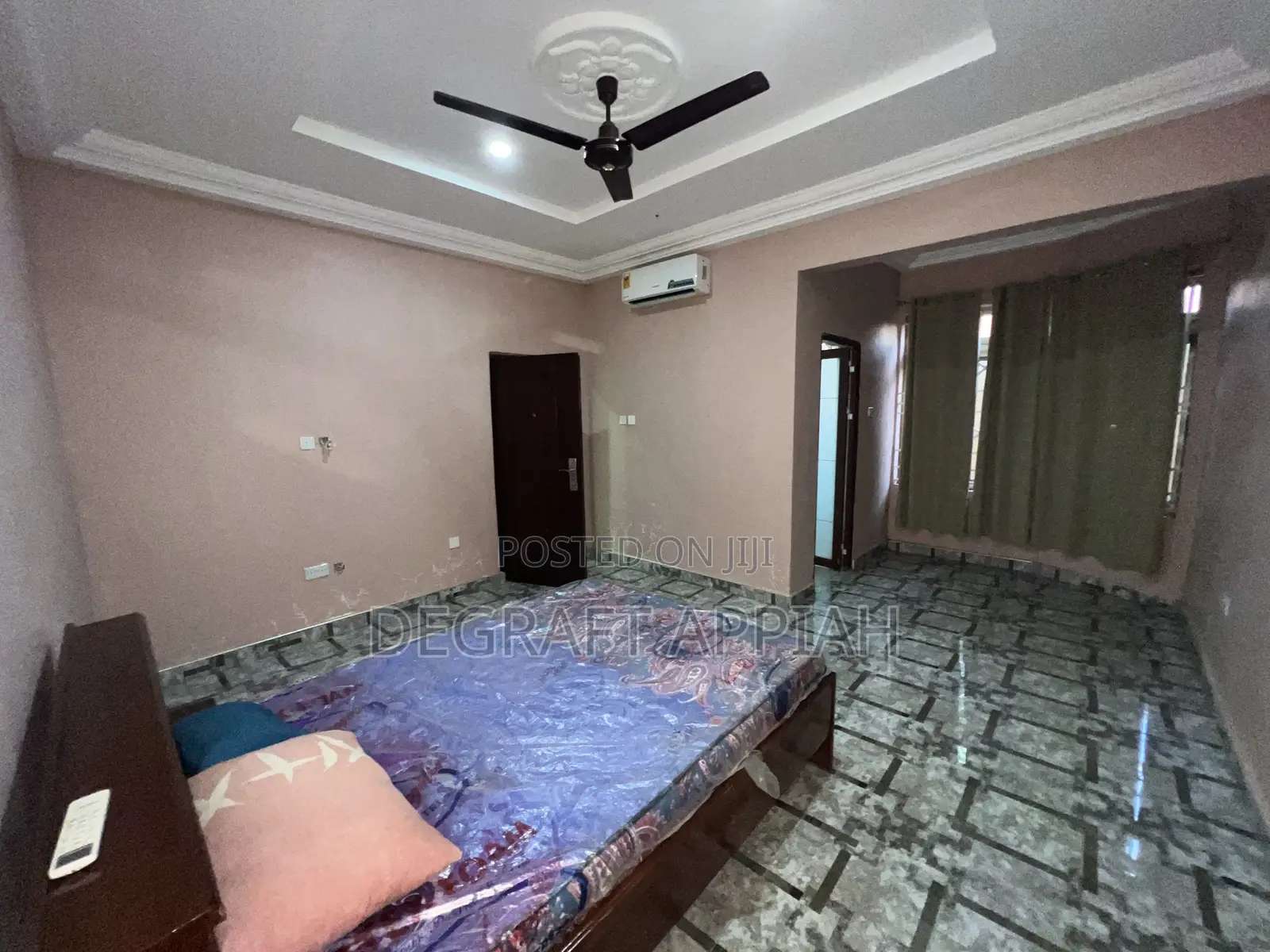 8bdrm Block of Flats in Kronum Bbc, Kumasi Metropolitan for sale