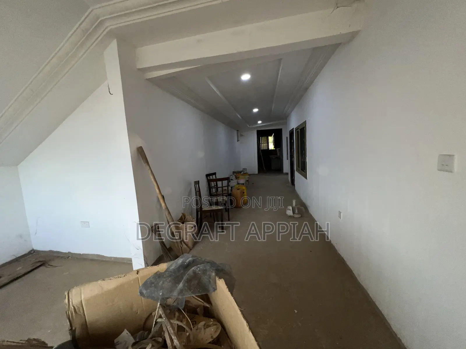 8bdrm Block of Flats in Kronum Bbc, Kumasi Metropolitan for sale