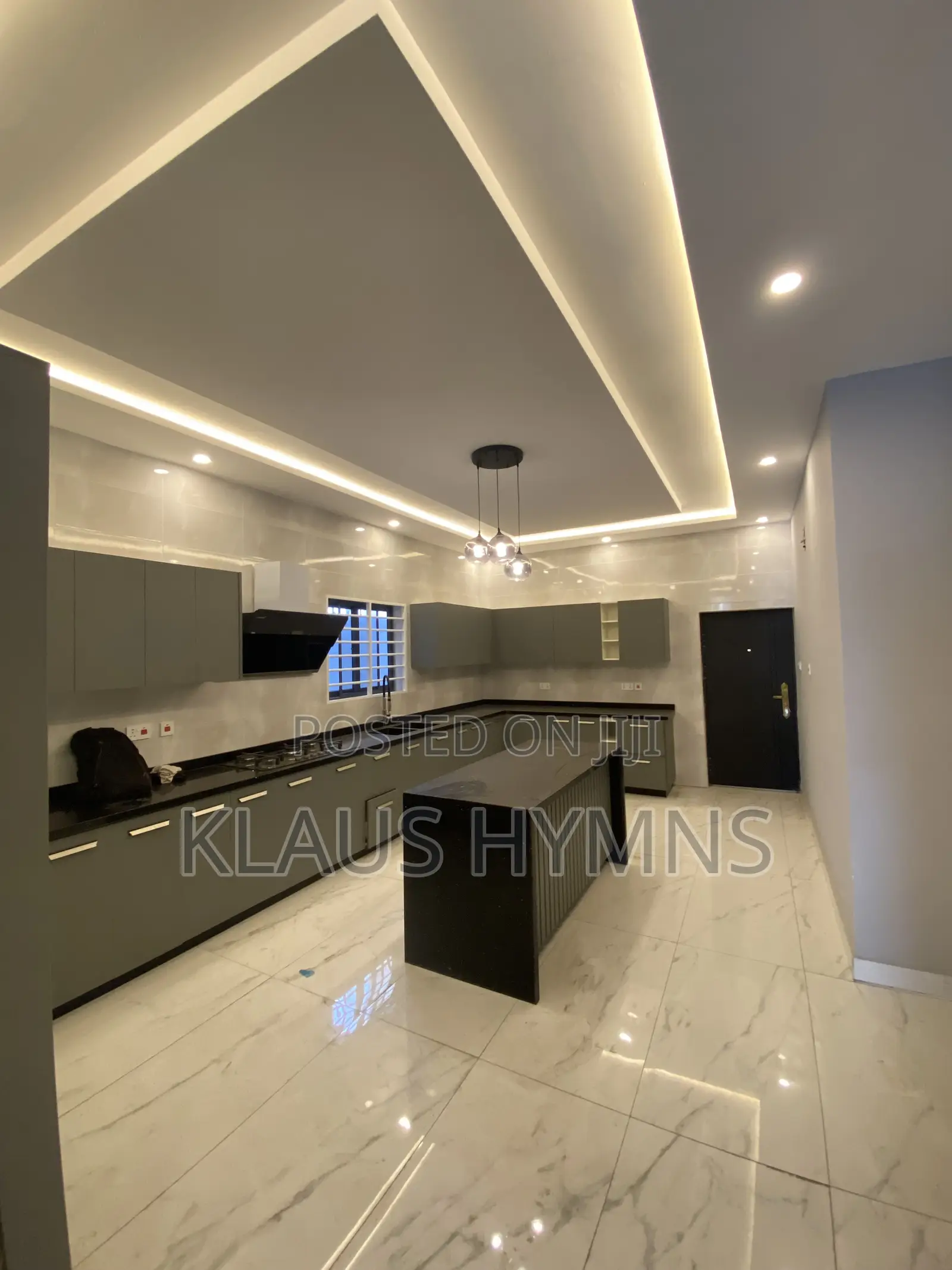 5bdrm House in Graymanproperties, Lake Side Estate for sale