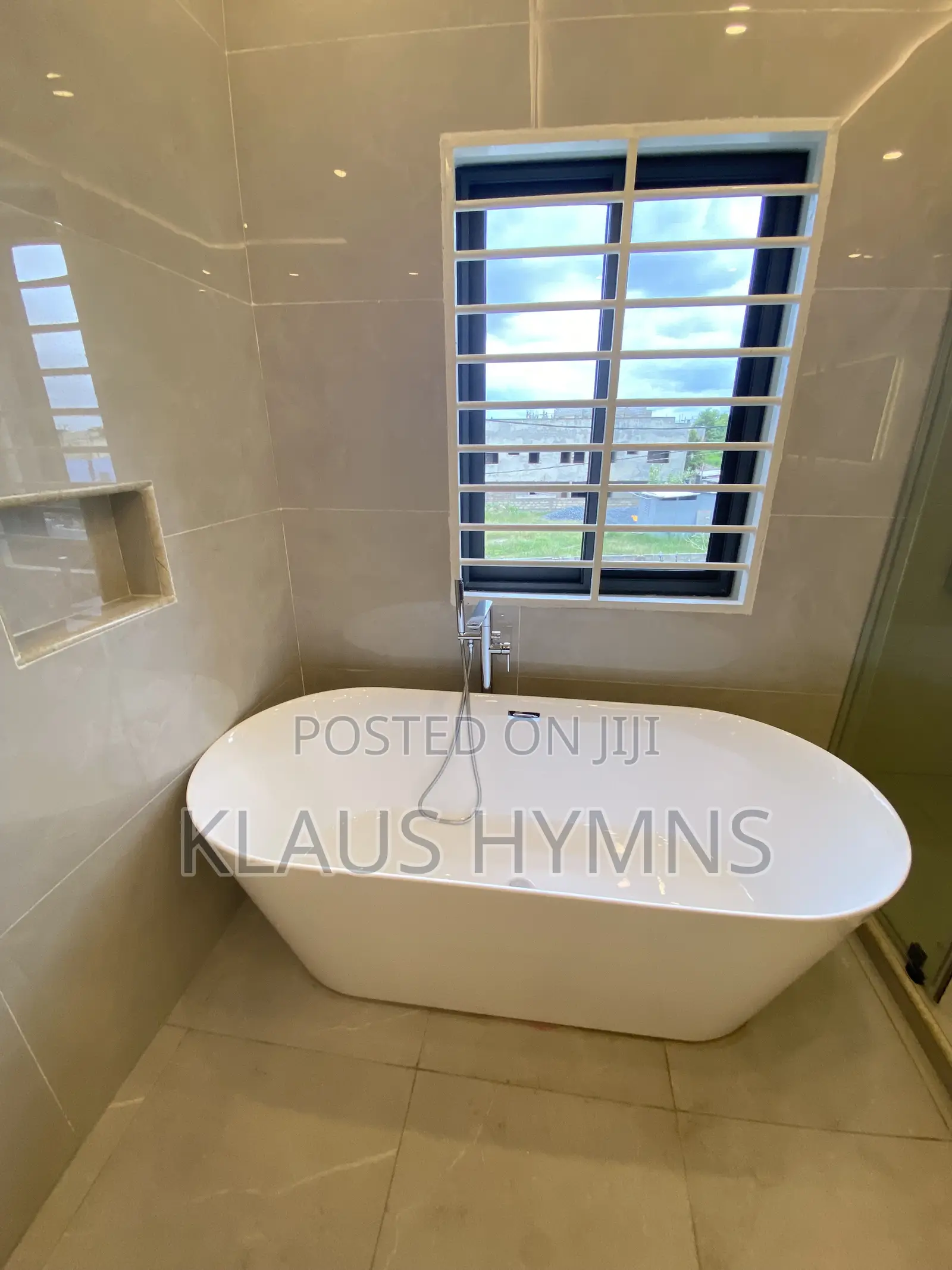 5bdrm House in Graymanproperties, Lake Side Estate for sale