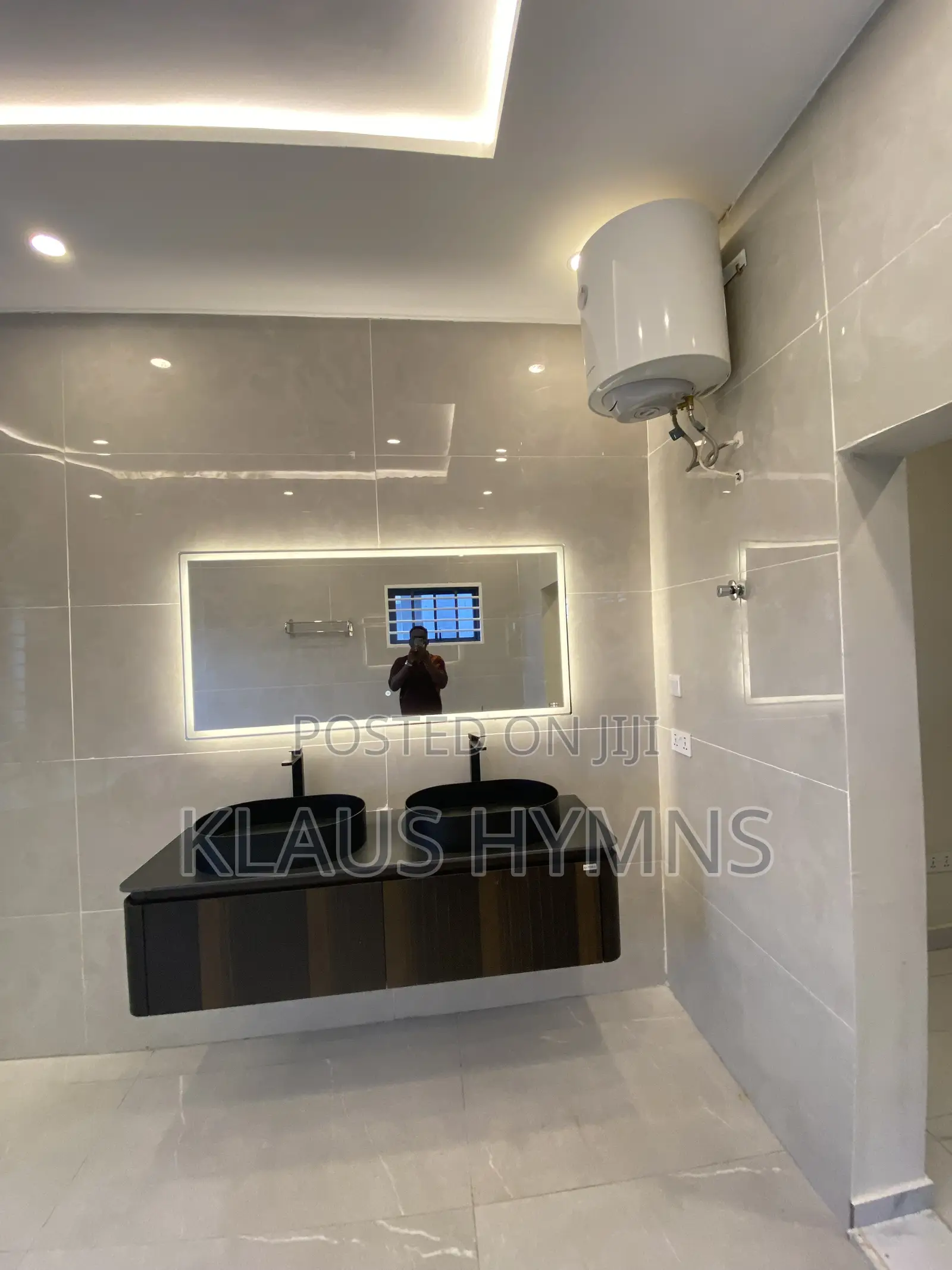 5bdrm House in Graymanproperties, Lake Side Estate for sale