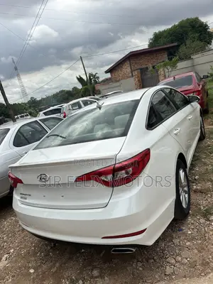 Hyundai Sonata Base Sedan FWD (2.4L 4cyl 6A) 2016 White