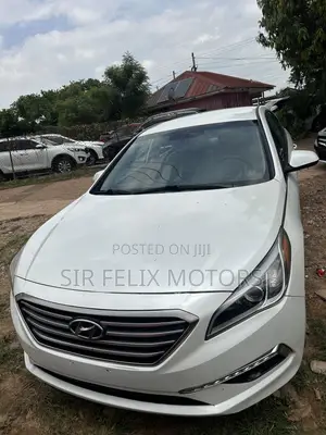 Hyundai Sonata Base Sedan FWD (2.4L 4cyl 6A) 2016 White