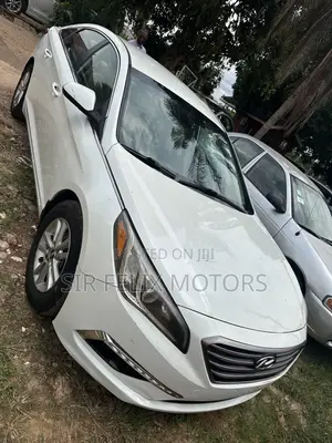 Hyundai Sonata Base Sedan FWD (2.4L 4cyl 6A) 2016 White