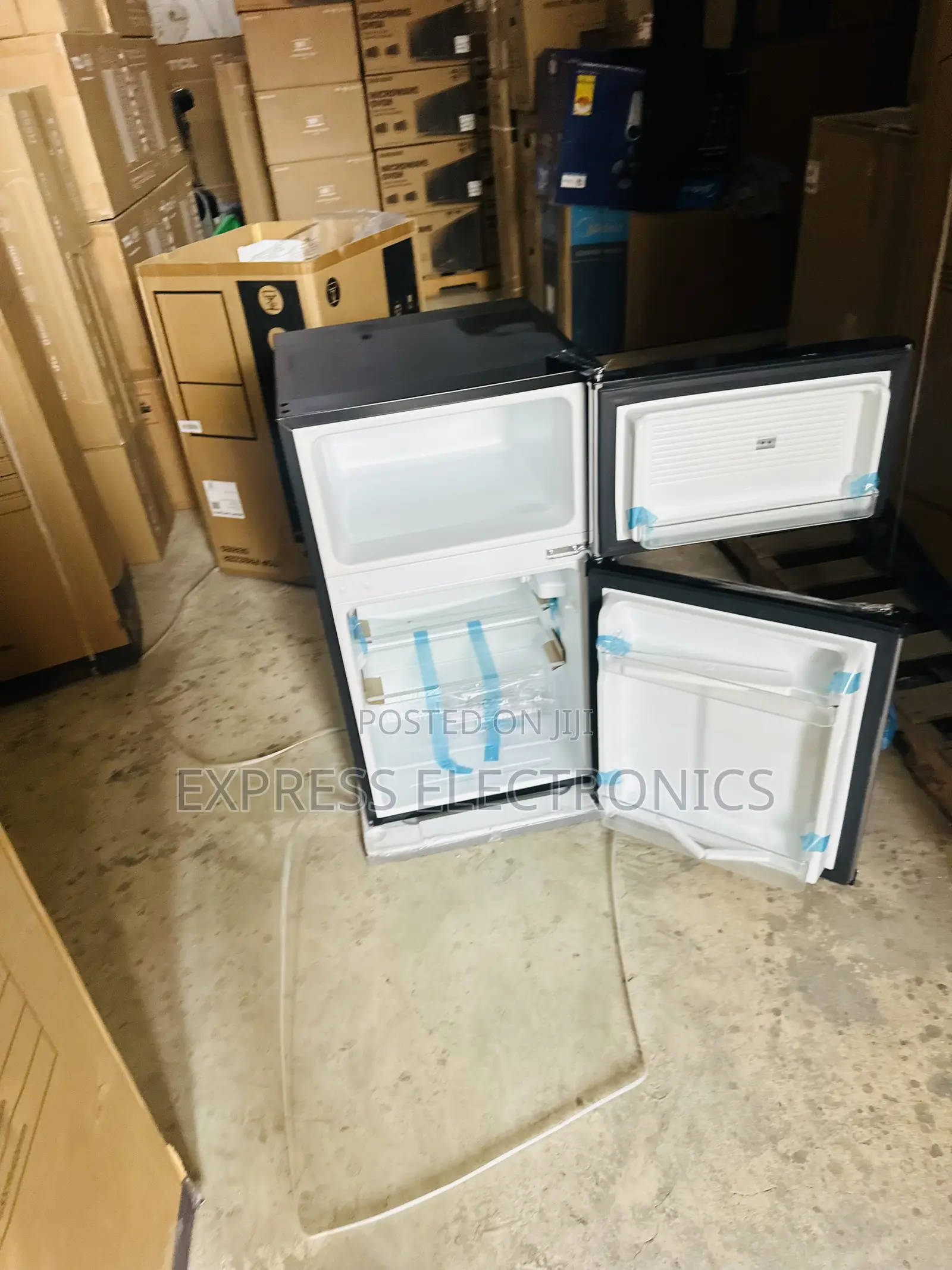 Quick Chill Mini Table Top Double Door 83l Midea Fridge.