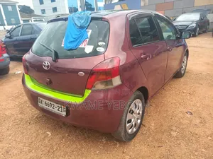 Toyota Vitz 1.0 FWD 3dr 2010 Brown