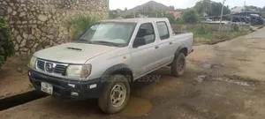 Nissan Hardbody 2004 Silver
