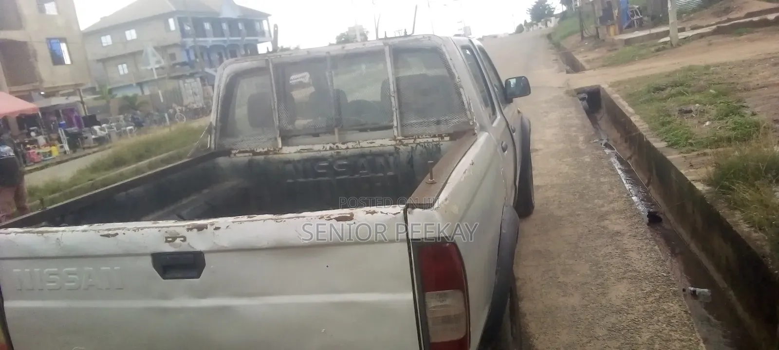 Nissan Hardbody 2004 Silver