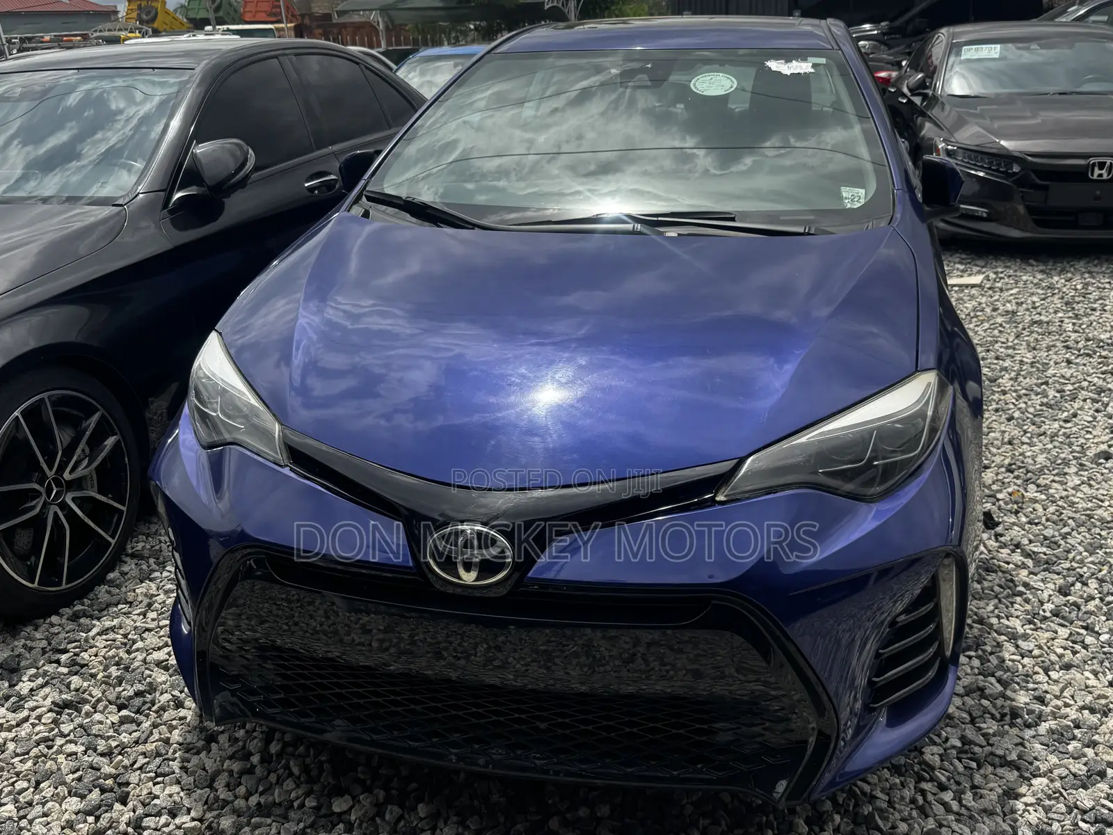 Toyota Corolla SE (1.8L 4cyl 6M) 2018 Blue