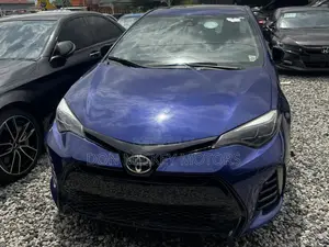 Toyota Corolla SE (1.8L 4cyl 6M) 2018 Blue