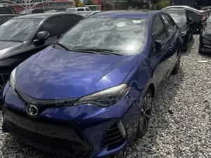 Toyota Corolla SE (1.8L 4cyl 6M) 2018 Blue