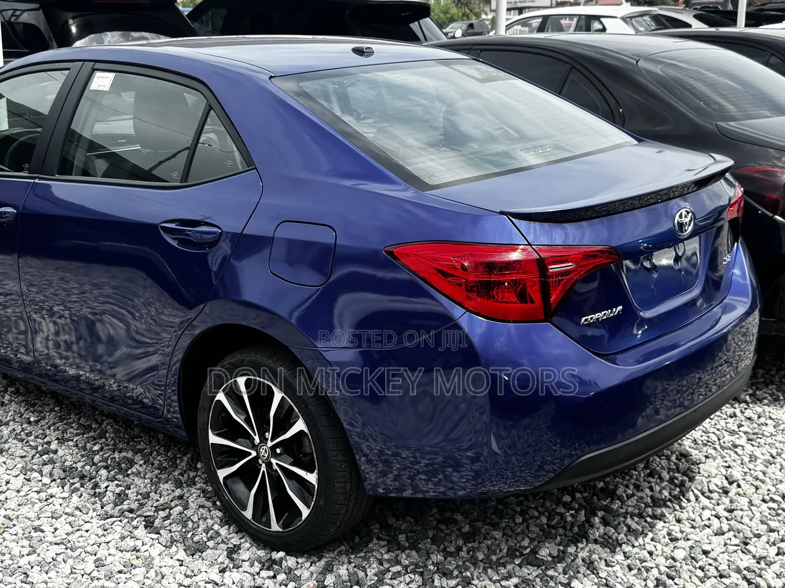 Toyota Corolla SE (1.8L 4cyl 6M) 2018 Blue
