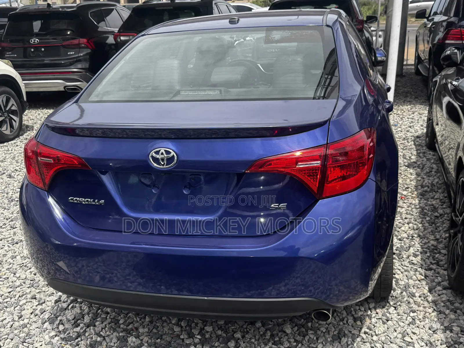 Toyota Corolla SE (1.8L 4cyl 6M) 2018 Blue