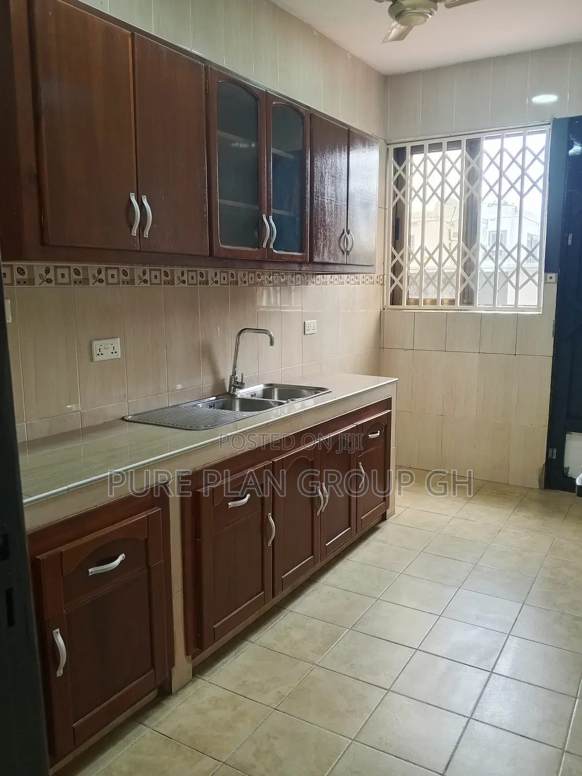 4bdrm Apartment in Parakuo Estate Dome for rent