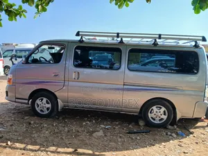 Nissan Caravan (Urvan) 2005 Silver