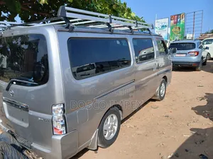 Nissan Caravan (Urvan) 2005 Silver