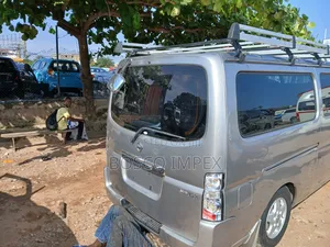 Nissan Caravan (Urvan) 2005 Silver