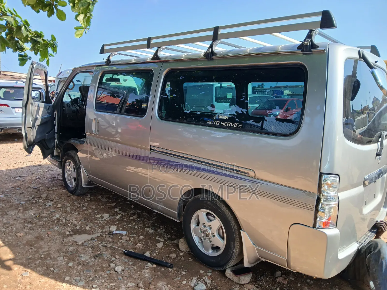 Nissan Caravan (Urvan) 2005 Silver