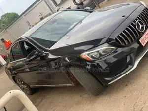 Mercedes-Benz C300 2018 Black