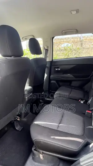 Mitsubishi Outlander 2.0 PHEV AWD 2016 Gray