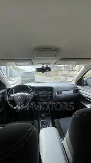 Mitsubishi Outlander 2.0 PHEV AWD 2016 Gray