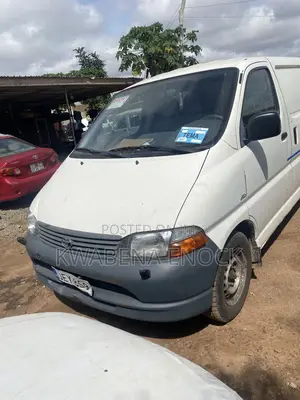 Toyota HiAce 2002 White