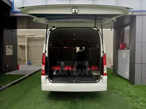 Toyota HiAce 2022 White
