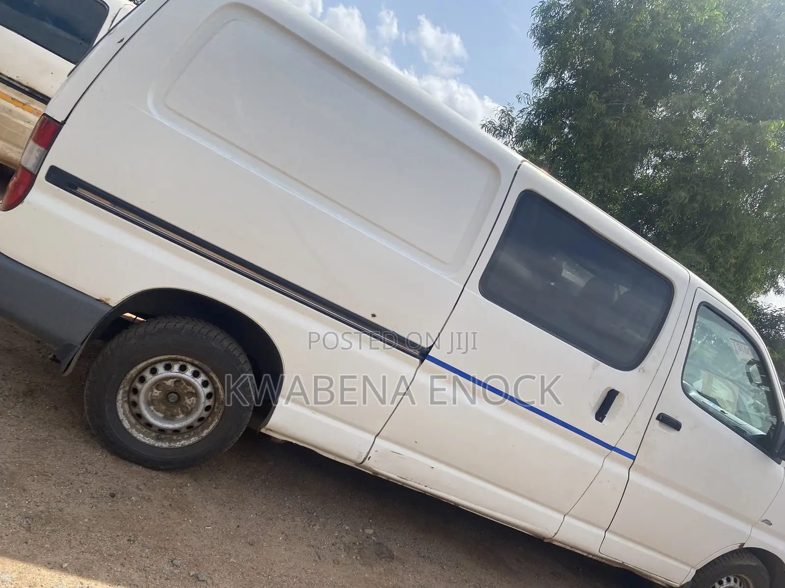 Toyota HiAce 2002 White