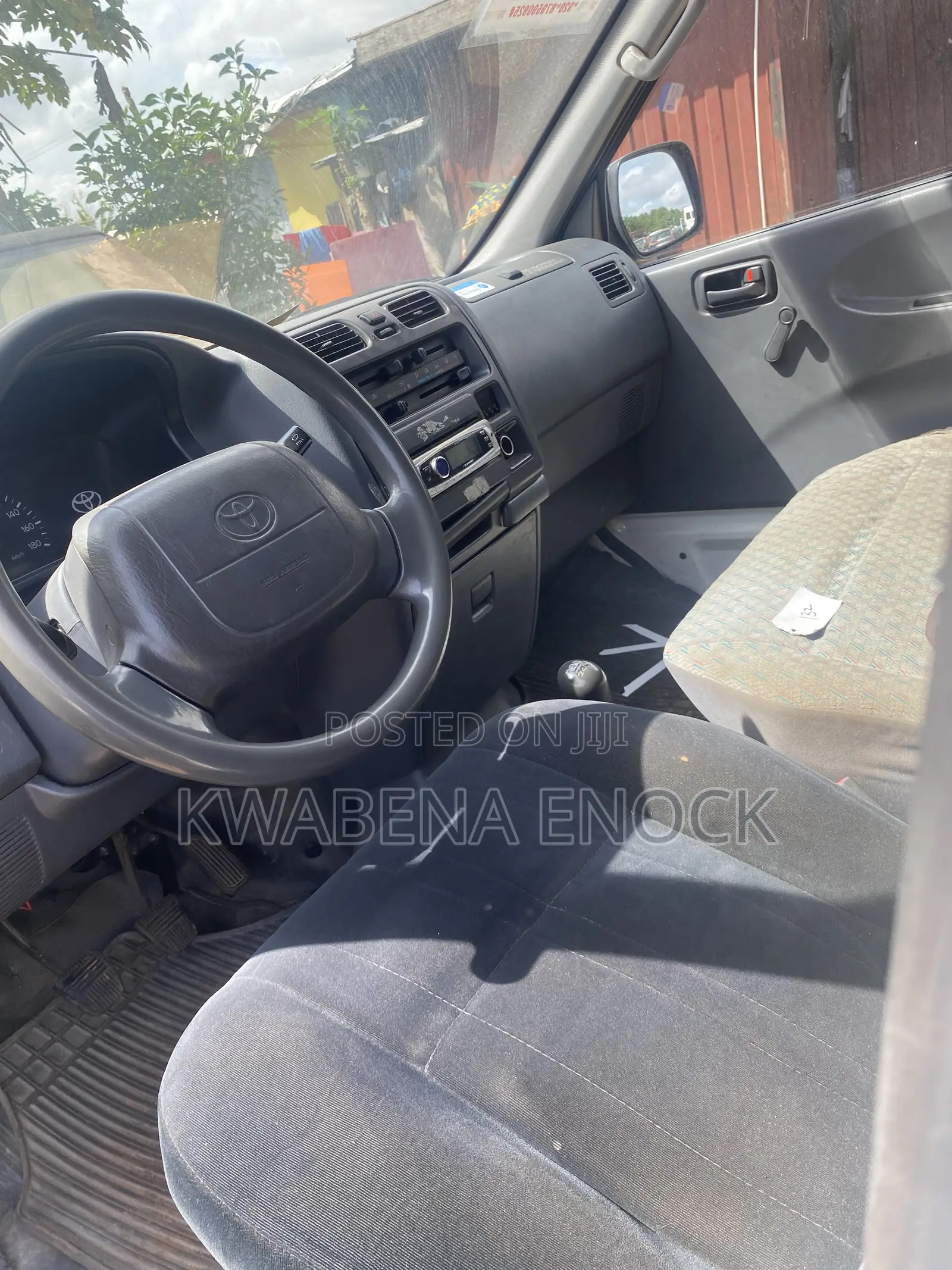 Toyota HiAce 2002 White