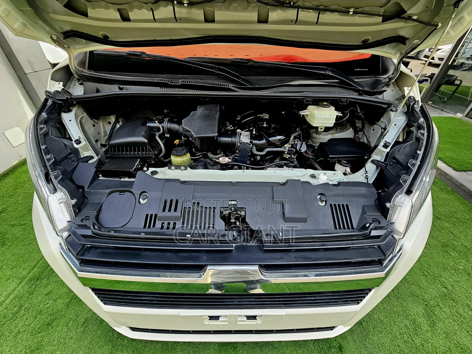 Toyota HiAce 2022 White